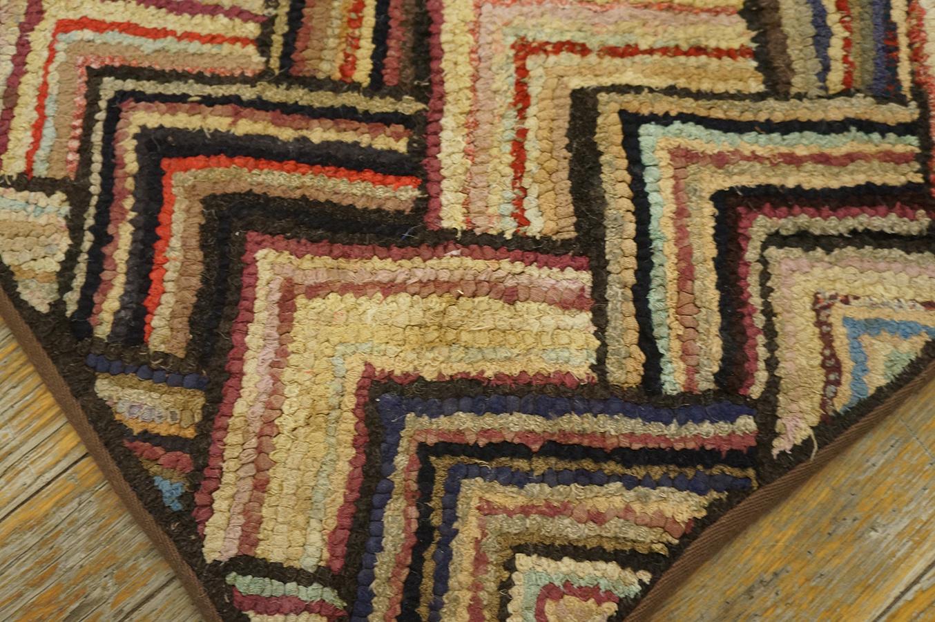Early 20th Century American Hooked Rug ( 2' 7'' x 4' 6'' - 78 x 137 cm ) For Sale 2