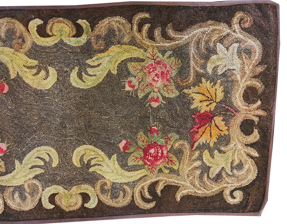 Hand-Woven 1920s American Hooked Rug ( 2' 8' 'x 5' 2'' - 82 x 158 cm ) For Sale