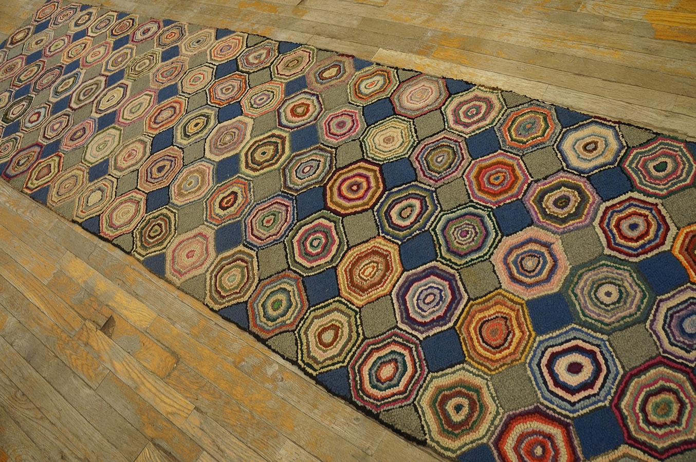 1930s Geometrical  American Hooked Rug ( 2' 9'' x 17' - 84 x 518 ) For Sale 5