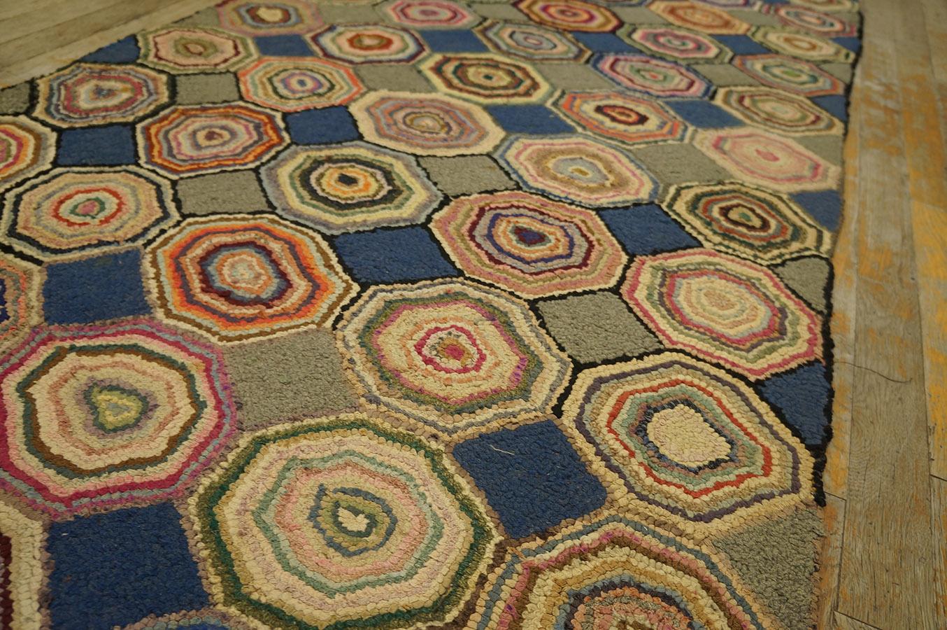 1930s Geometrical  American Hooked Rug ( 2' 9'' x 17' - 84 x 518 ) For Sale 7