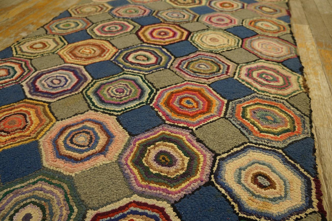 1930s Geometrical  American Hooked Rug ( 2' 9'' x 17' - 84 x 518 ) For Sale 1