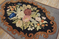 1930s Gray Folk Art Medallion Antique American Hooked Small Rug 2' x 2'11"