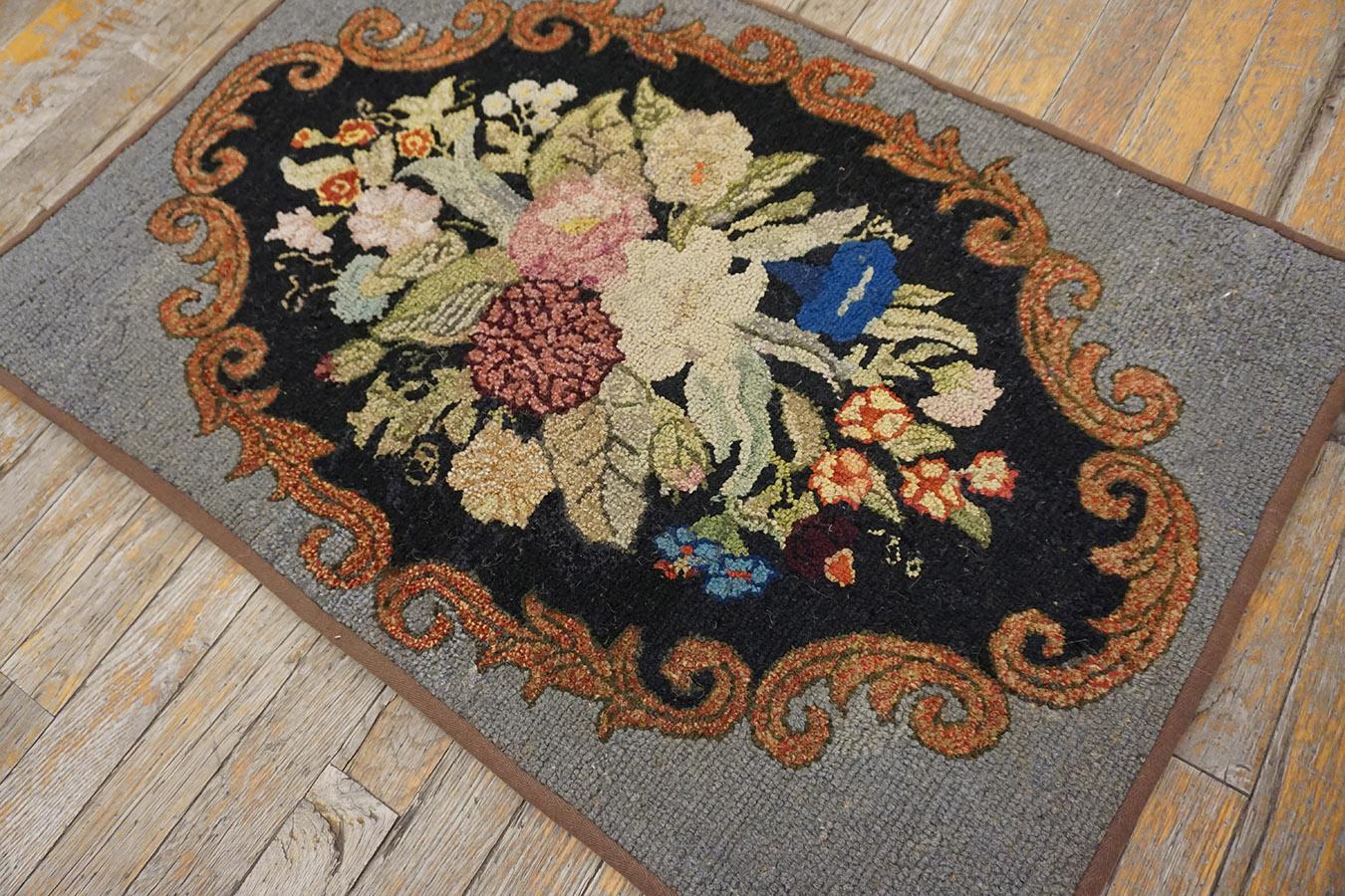 Wool Early 20th Century American Hooked Rug ( 2' x 3' - 62 x 92 ) For Sale