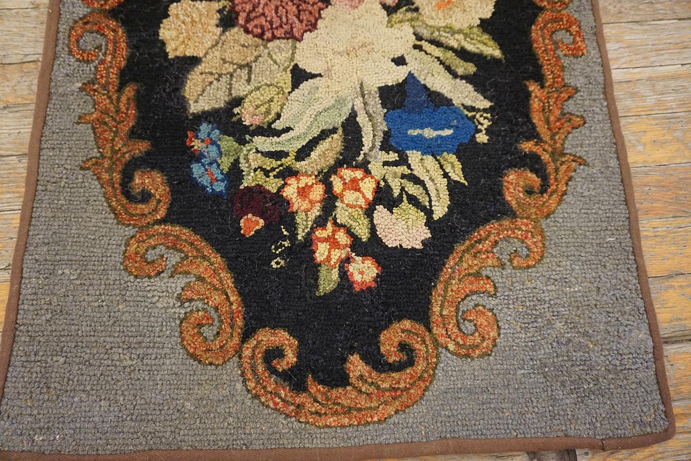 Early 20th Century American Hooked Rug ( 2' x 3' - 62 x 92 ) For Sale 1