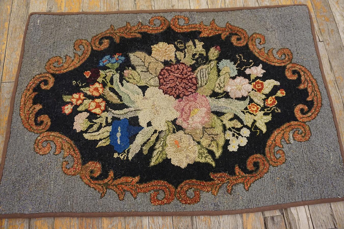 Early 20th Century American Hooked Rug ( 2' x 3' - 62 x 92 ) For Sale 4