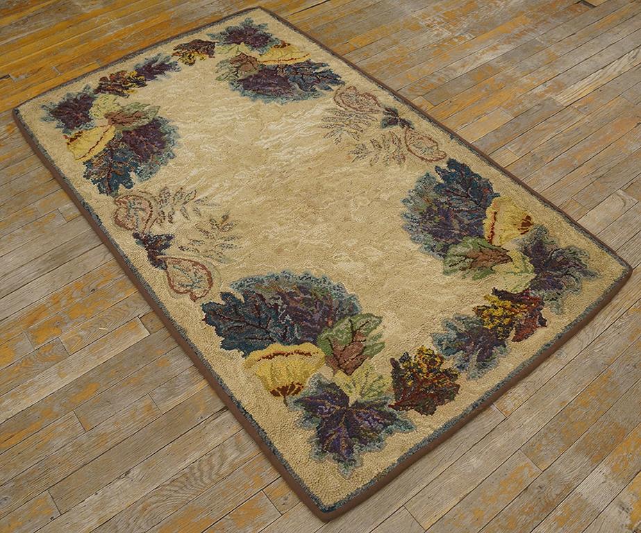 Amerikanischer Kapuzenteppich des frühen 20. Jahrhunderts ( 1,82 m x 1,83 m – 86 x 144 cm) (Handgewebt) im Angebot