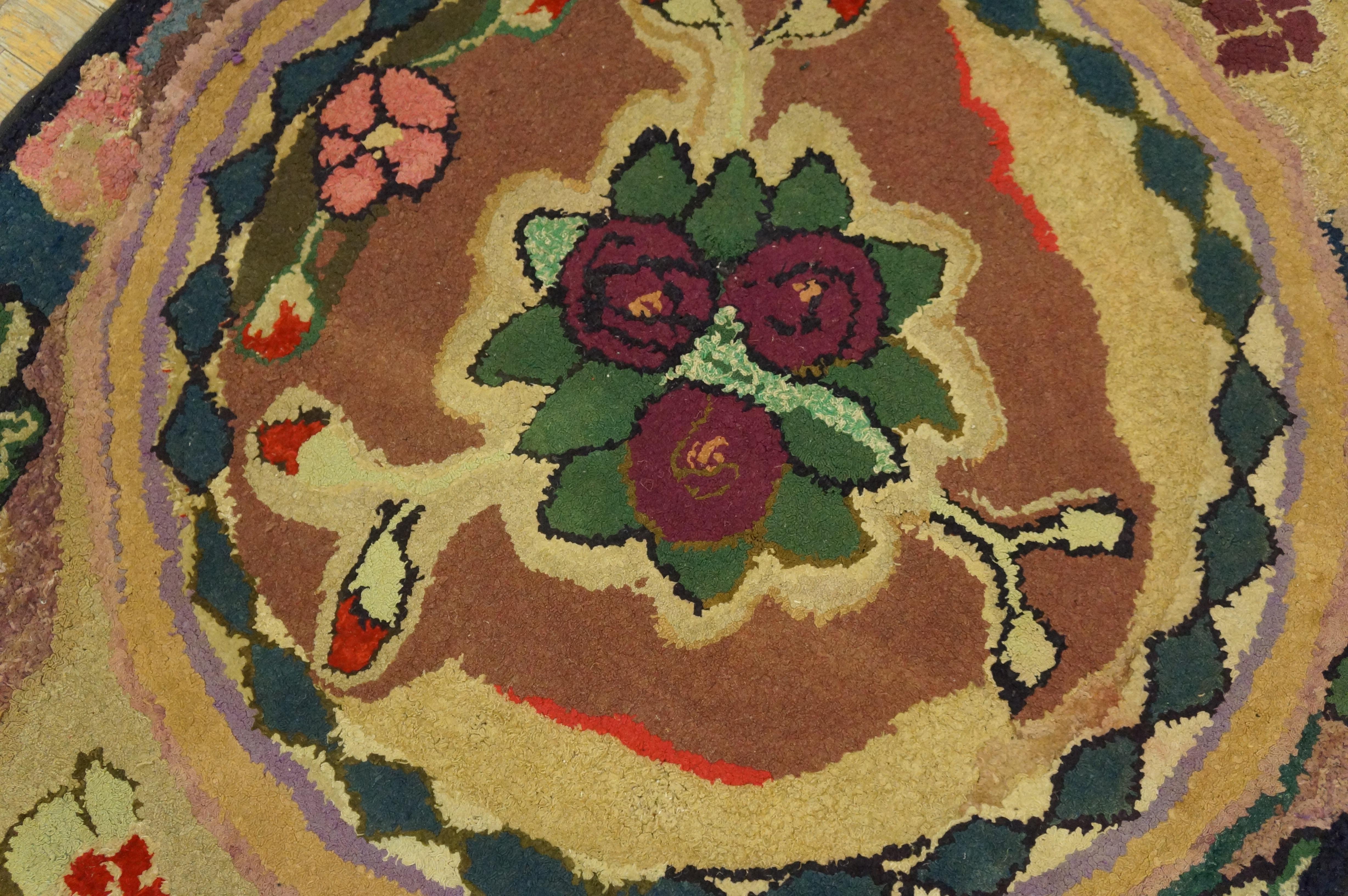 Début du 20ème siècle Tapis à capuche américain ancien de 3' 0
