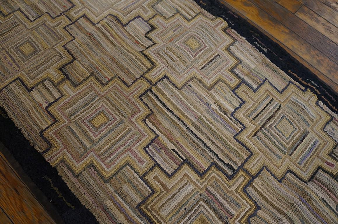 Tissé à la main Tapis à capuche américain ancien de 2' 2