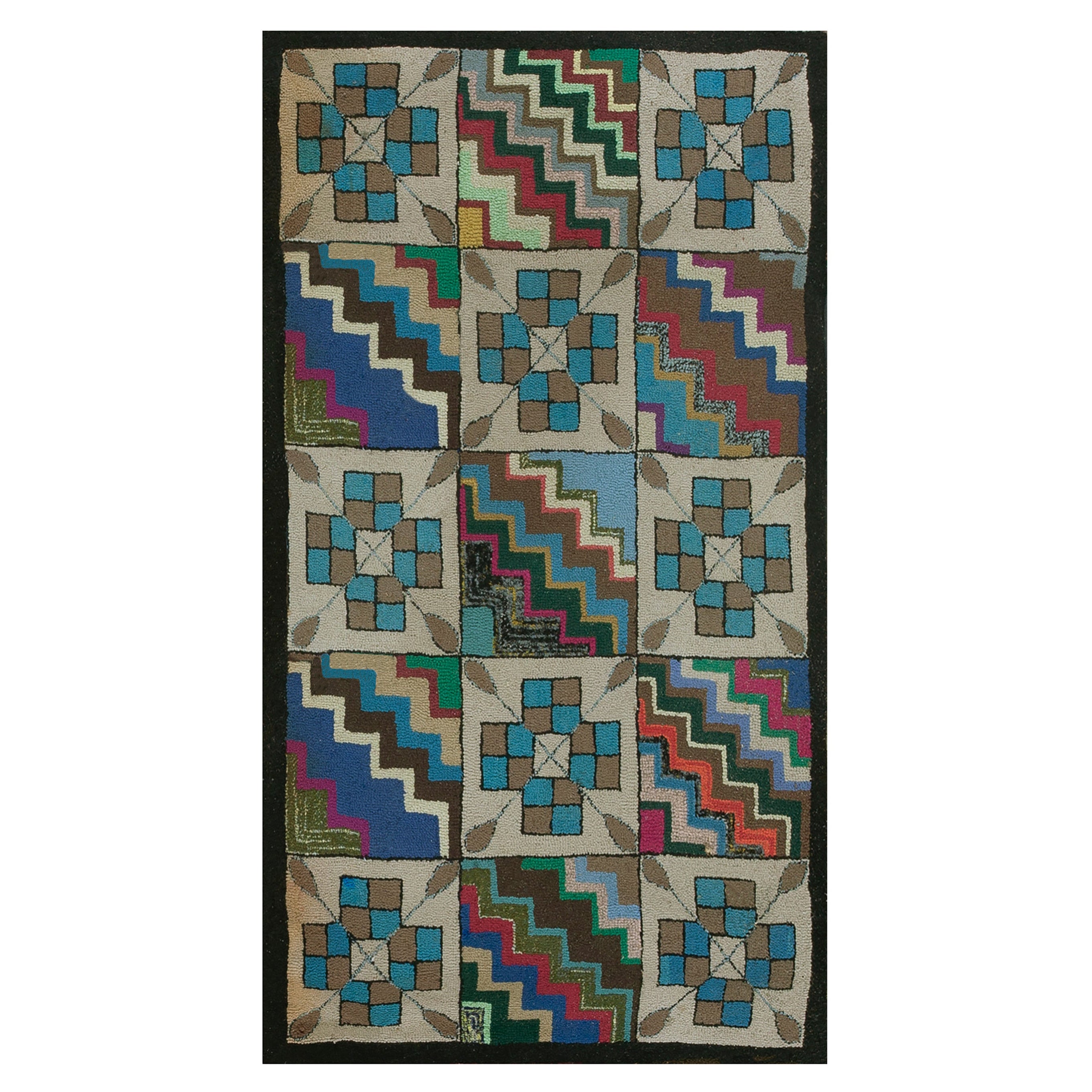 Tapis à capuche américain ancien de 2'3""" x 3'10" en vente