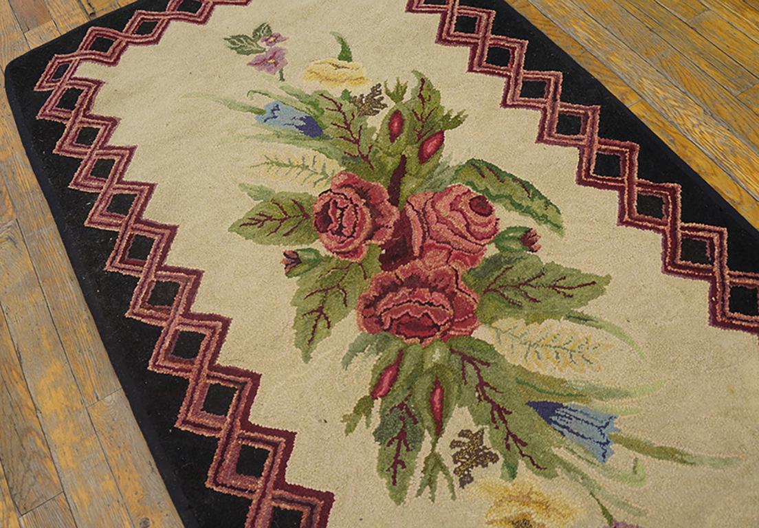 Tissé à la main Tapis à capuche américain ancien de 2' 6