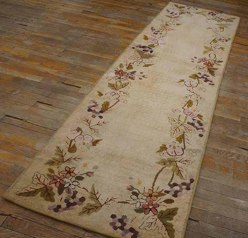 Antique American Hooked rug. Size: 2'6