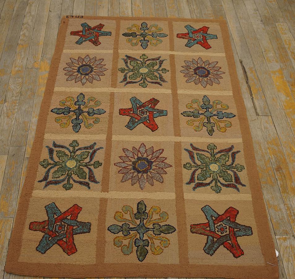 Tapis crocheté américain du milieu du 20e siècle ( 2' 8