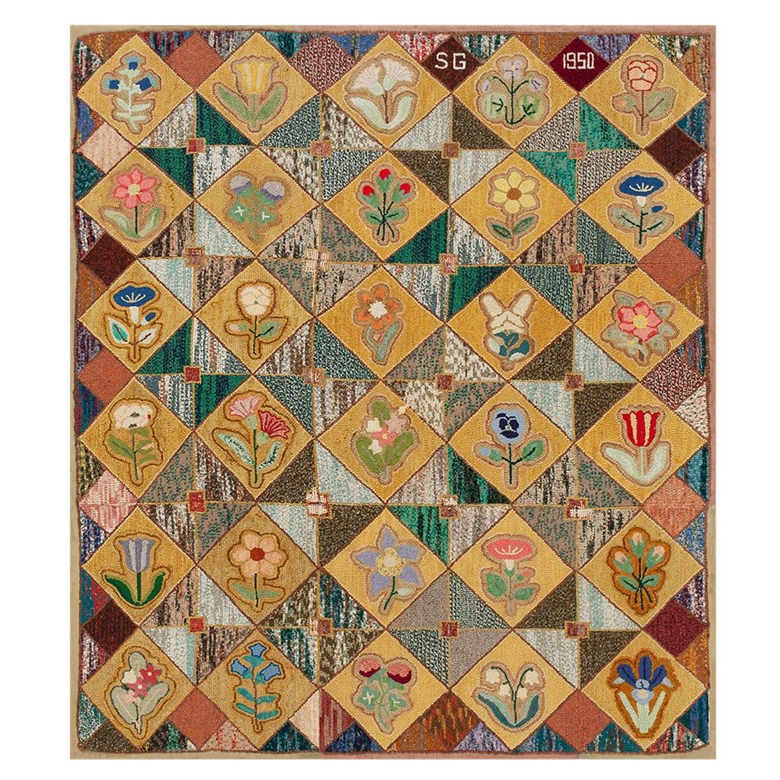 Mid 20th Century American Hooked Rug ( 3'10" x 4'6" - 117 x 137 ) For Sale