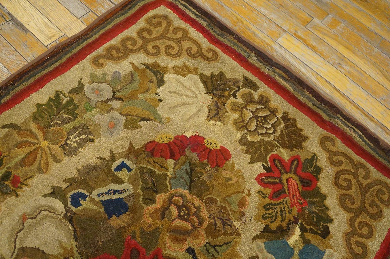 Amerikanischer Kapuzenteppich des 19. Jahrhunderts ( 3'3'' x 5' - 99 x 152) im Angebot 7