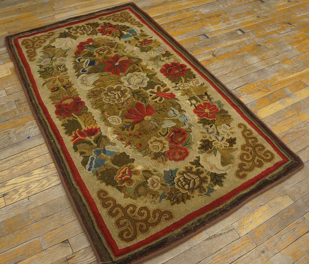 Folk Art 19th Century American Hooked Rug ( 3'3'' x 5' - 99 x 152 ) For Sale