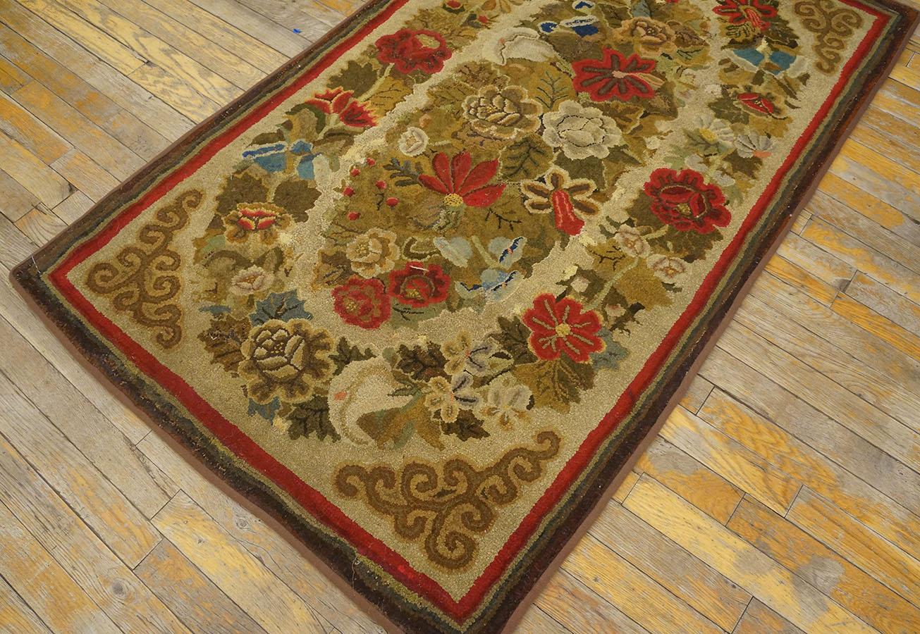 Hand-Woven 19th Century American Hooked Rug ( 3'3'' x 5' - 99 x 152 ) For Sale