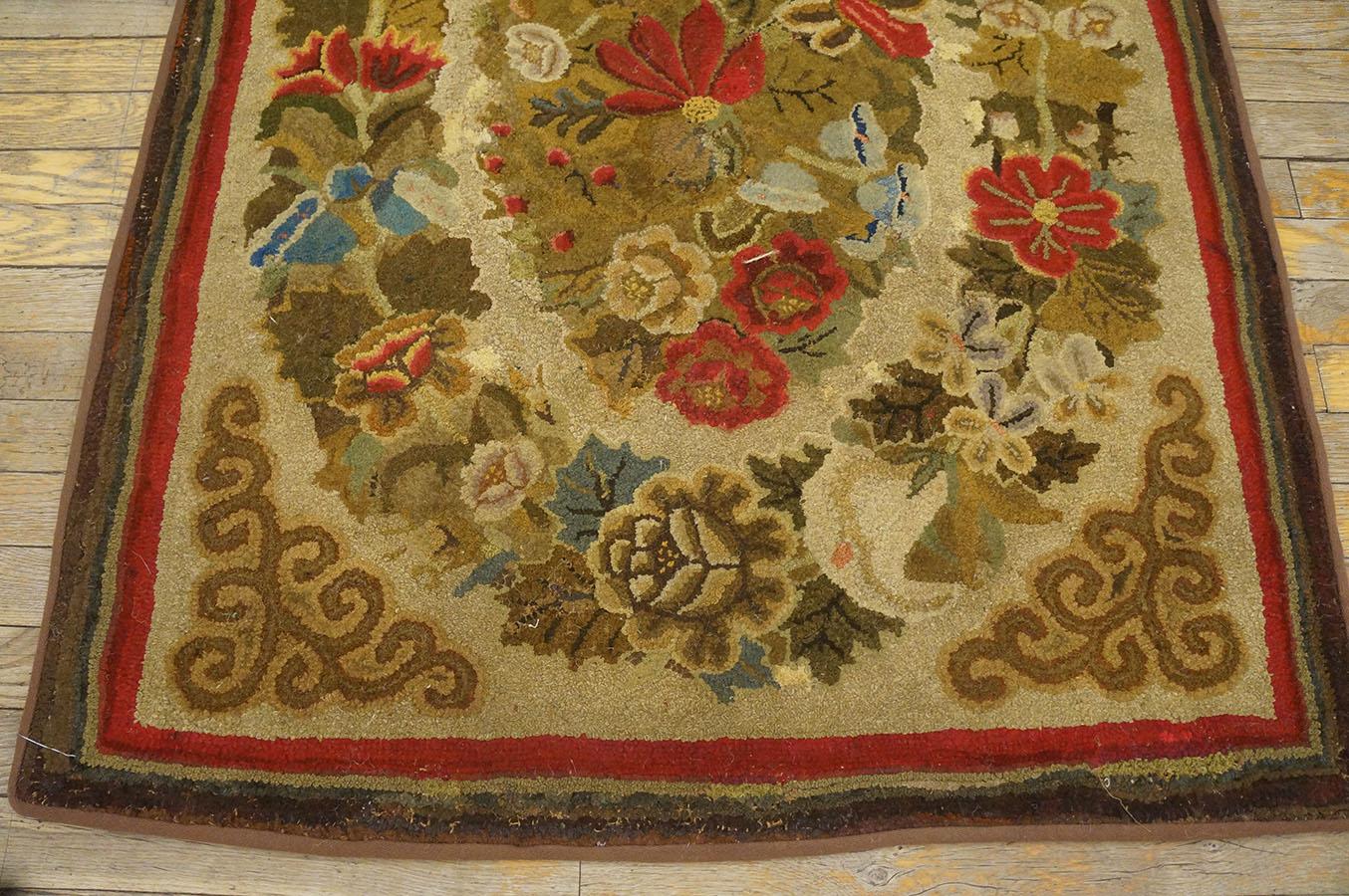 Amerikanischer Kapuzenteppich des 19. Jahrhunderts ( 3'3'' x 5' - 99 x 152) (Wolle) im Angebot