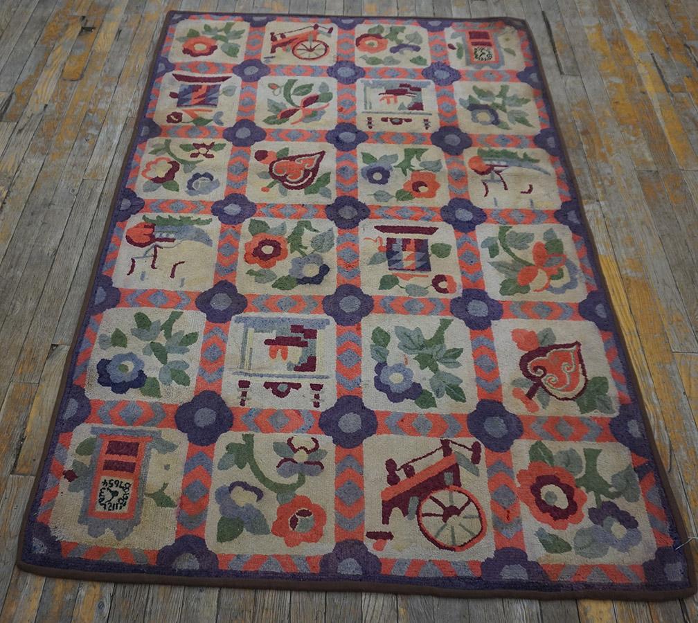 Early 20th Century American Hooked Rug ( 3'9'' x 5'7'' - 114 x 170 ) For Sale 2
