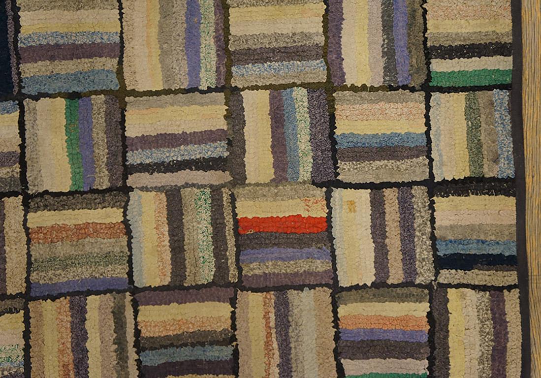 Hand-Woven Early 20th Century American Hooked Rug ( 3'2