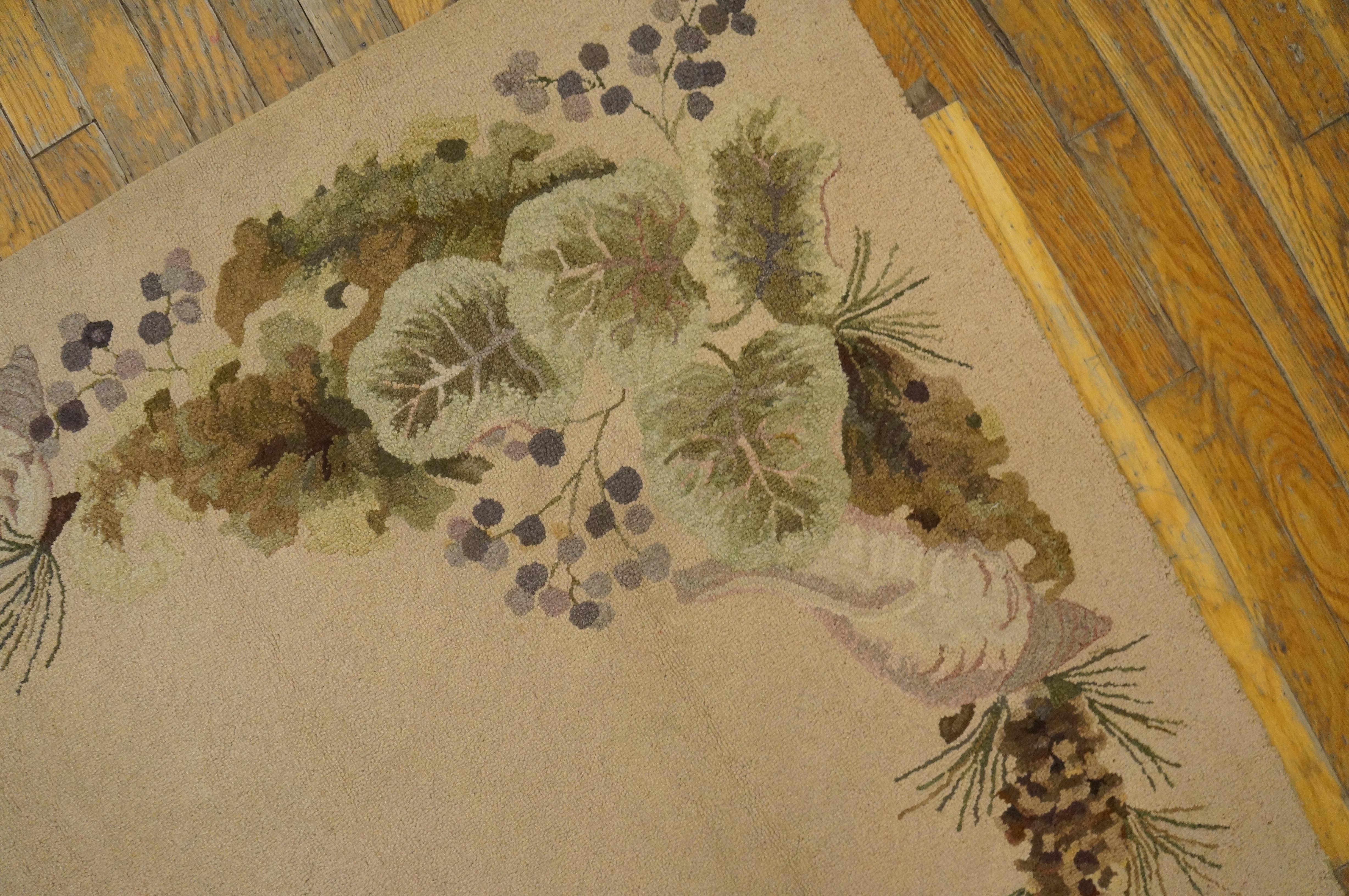 Antique American Hooked rug. Size: 3'2