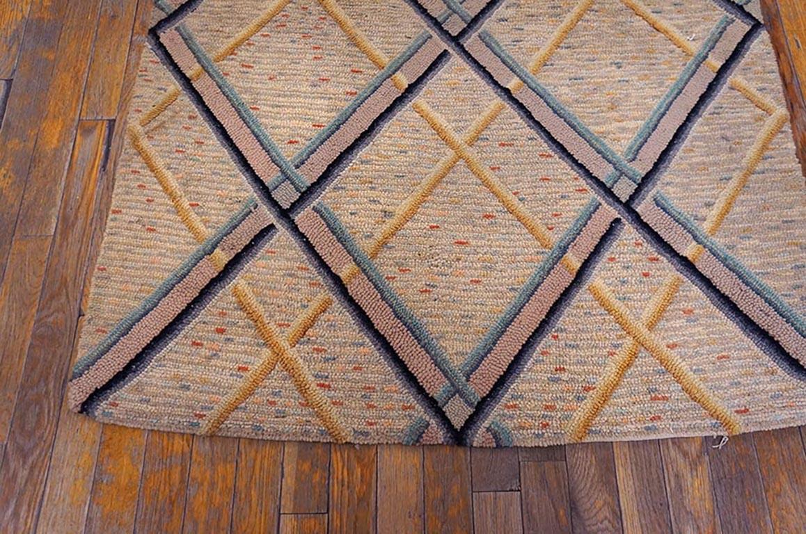 Antique American Hooked Rug 3' 3'' x 7' 8''  In Good Condition For Sale In New York, NY