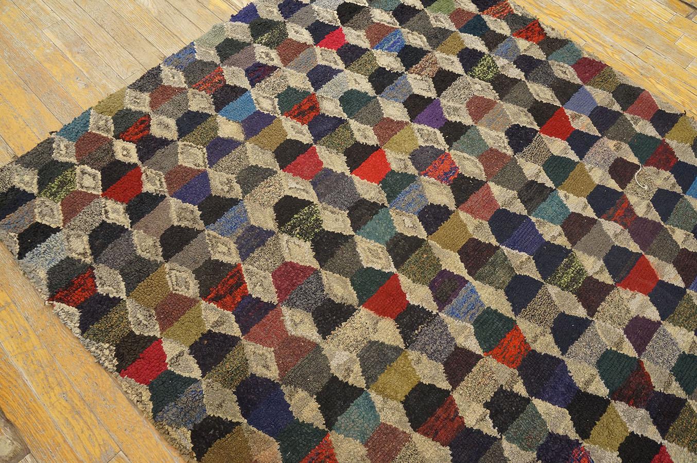 Mid-20th Century Early 20th Century American Hooked Rug ( 4'2'' x 5'4'' - 127 x 162 cm ) For Sale