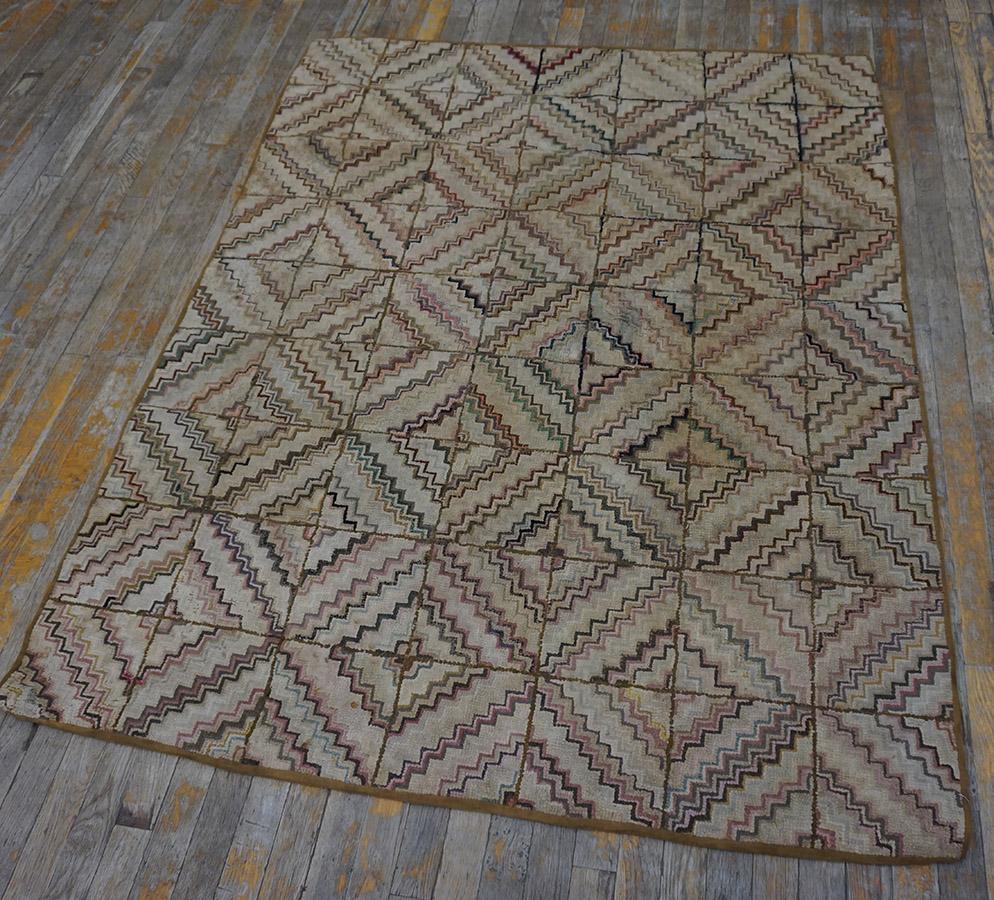 Antique American Hooked Rug 4' 6''x5' 8''  For Sale 4