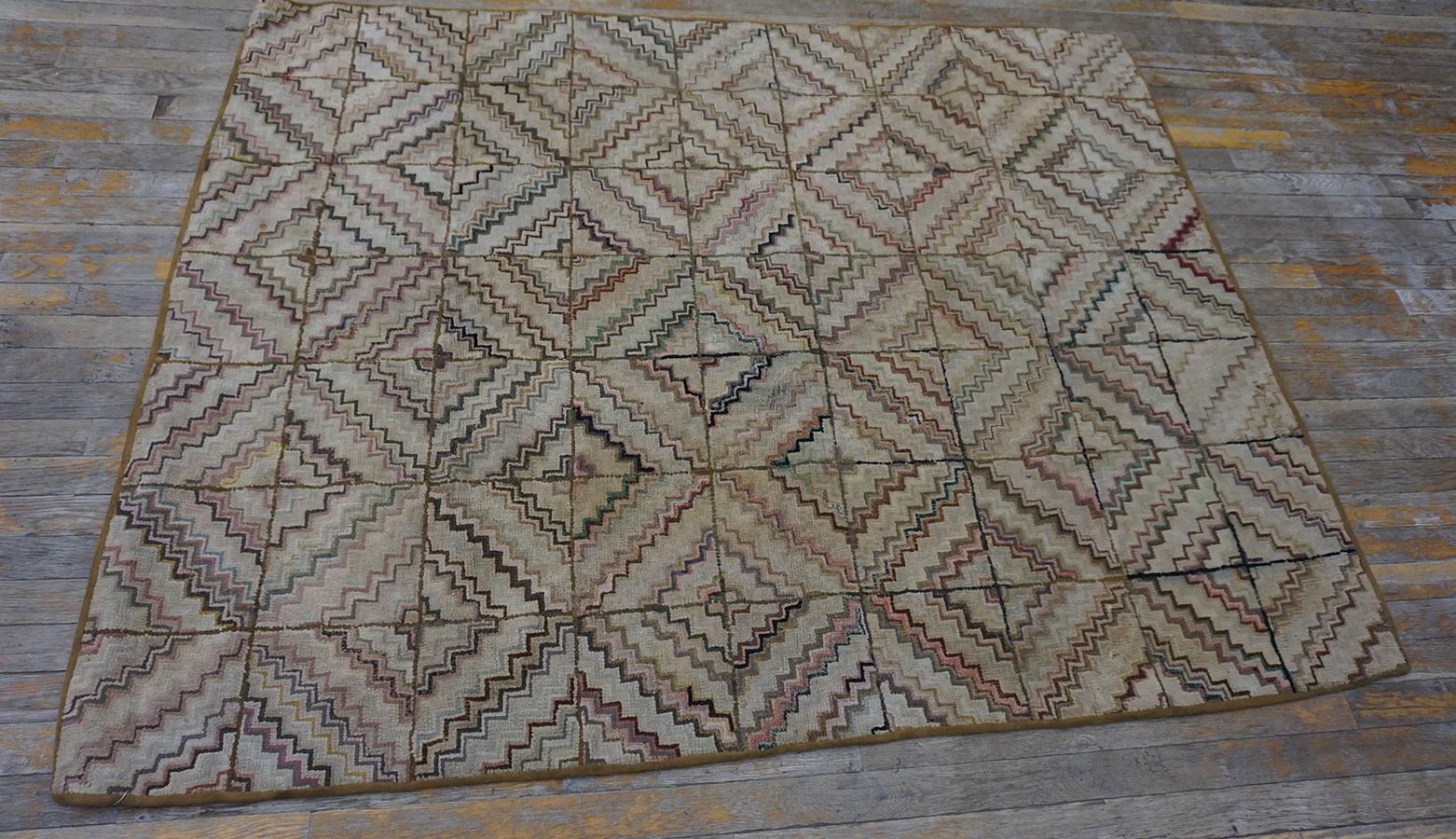 Antique American Hooked Rug 4' 6''x5' 8''  In Good Condition For Sale In New York, NY