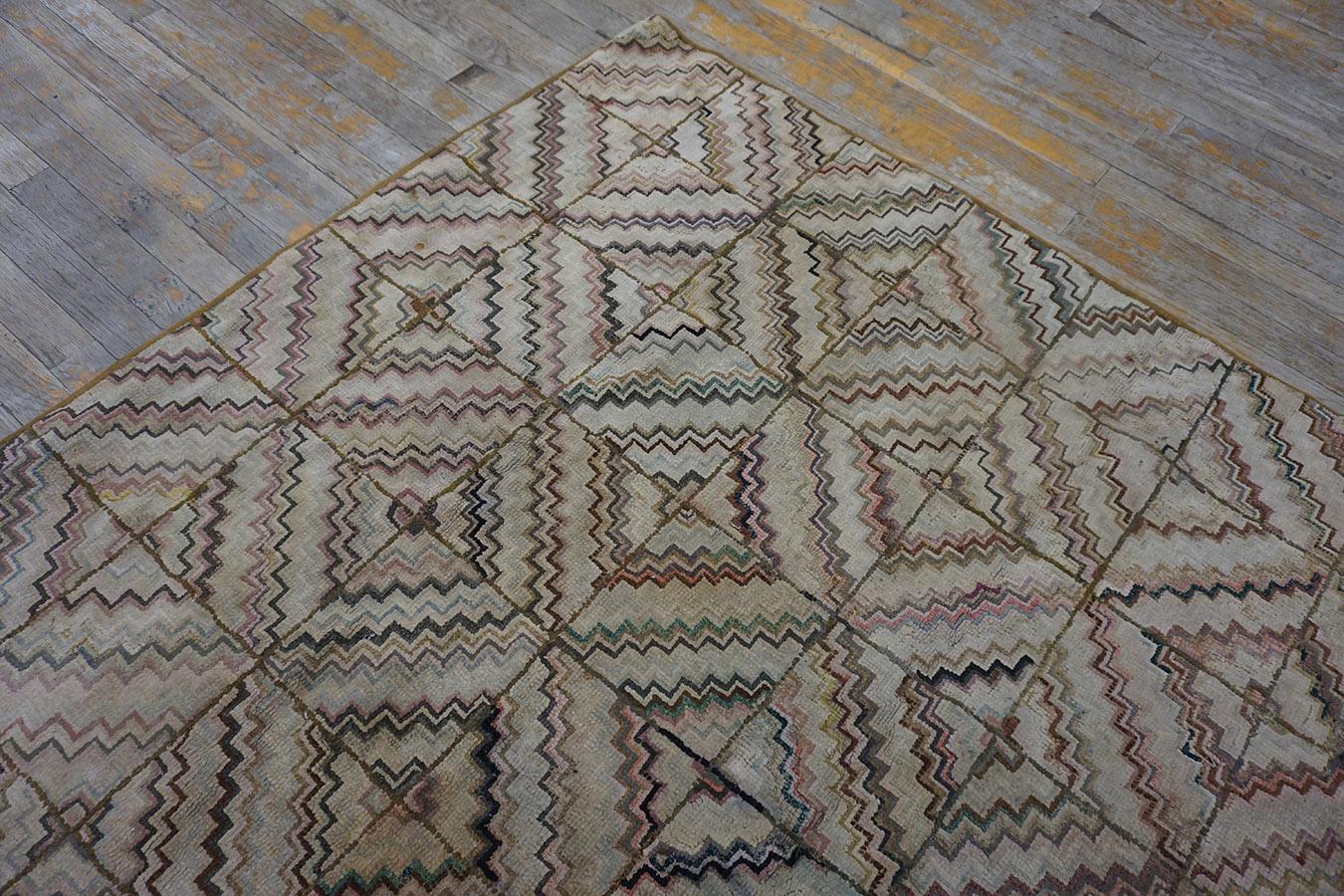 Antique American Hooked Rug 4' 6''x5' 8''  For Sale 3