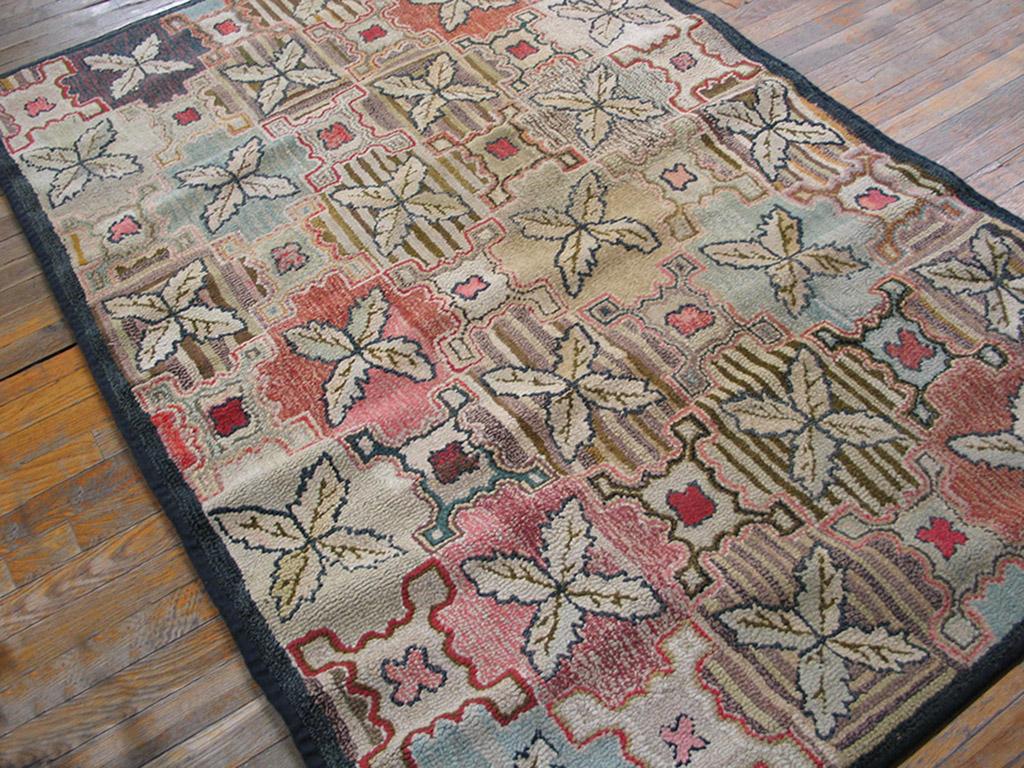 Hand-Knotted Early 20th Century American Hooked Rug  ( 4' x 6' - 122 x 183 )
