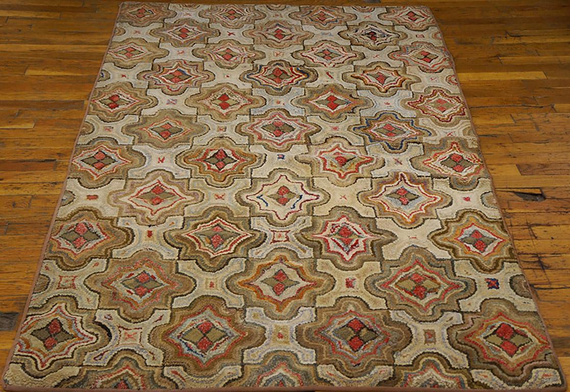 Antique American hooked rug. Size: 4'0