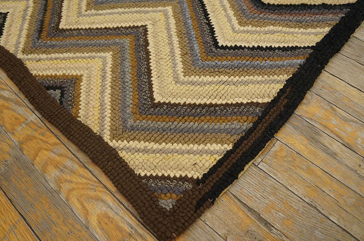Hand-Woven Mid 20th Century American Hooked Rug ( 4' x 6' - 122 x 183 )  For Sale