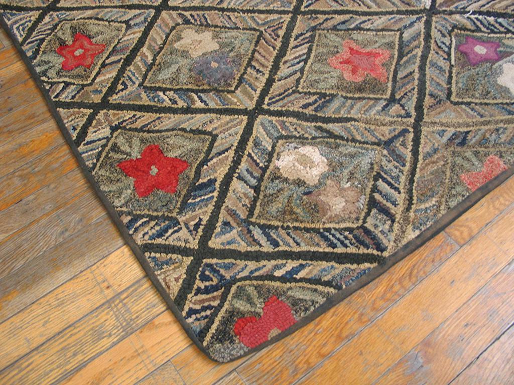 Hand-Woven 19th Century American Hooked Rug ( 4'4