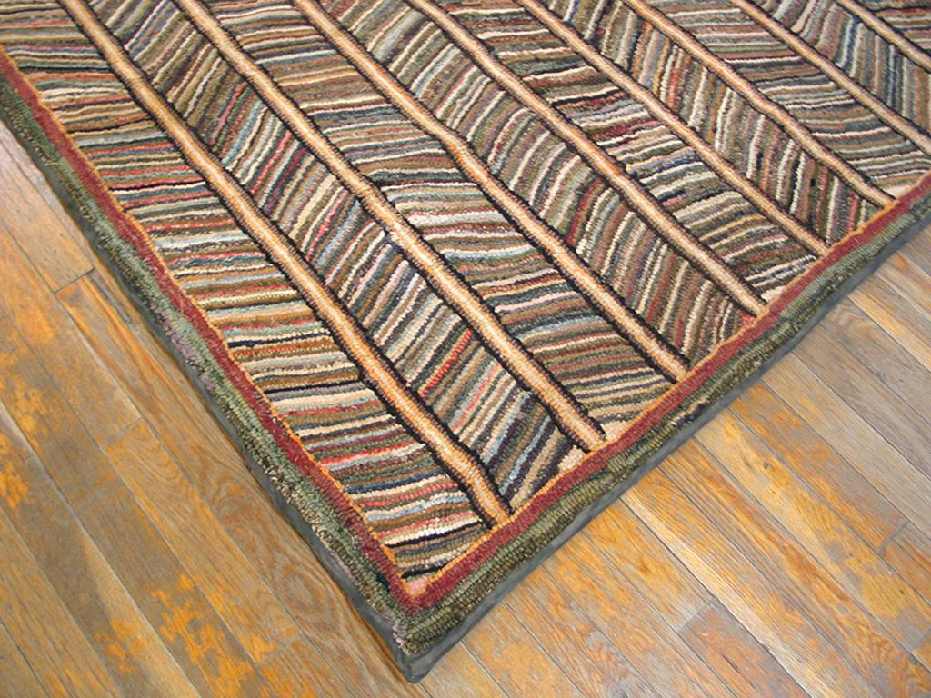 Hand-Woven Late 19th Century American Hooked Rug ( 4'4