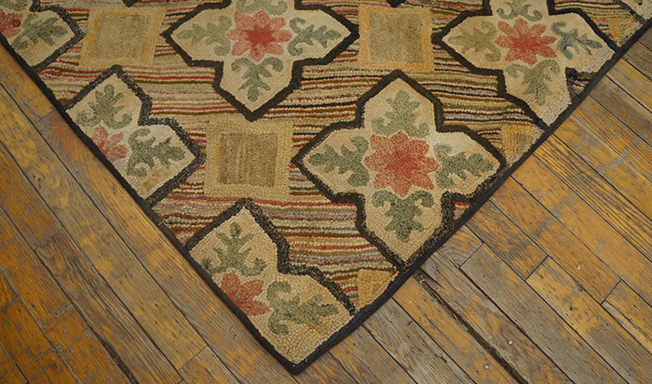 Hand-Woven 19th Century American Hooked Rug ( 4'6