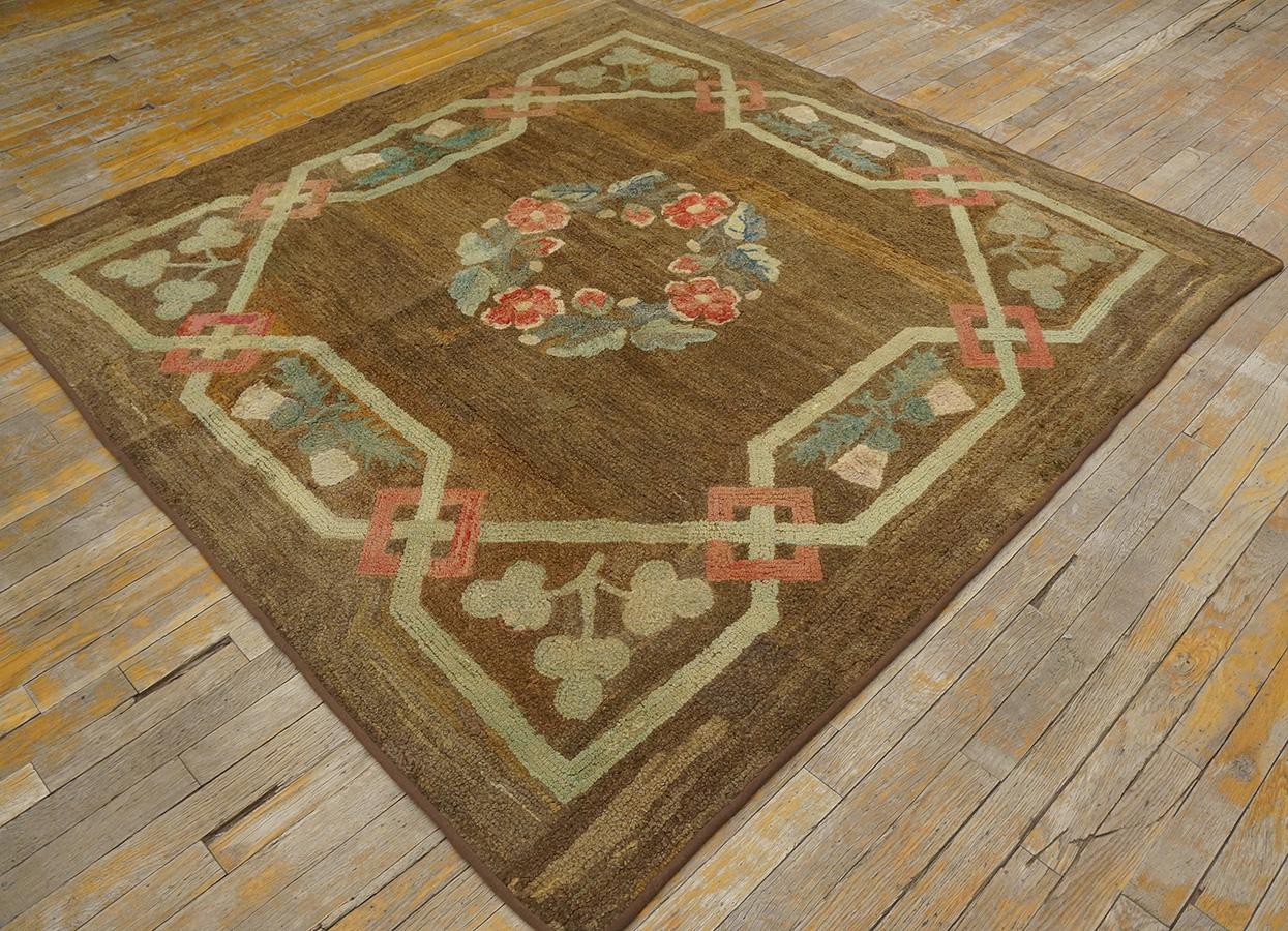 Early 20th Century American Hooked Rug ( 5' 9''x5' 10'' - 175 x 177 cm ) For Sale 1
