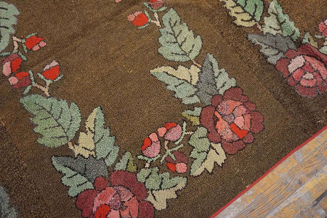 Hand-Woven Early 20th Century American Hooked Rug ( 5' x 16' - 152 x 488 ) For Sale