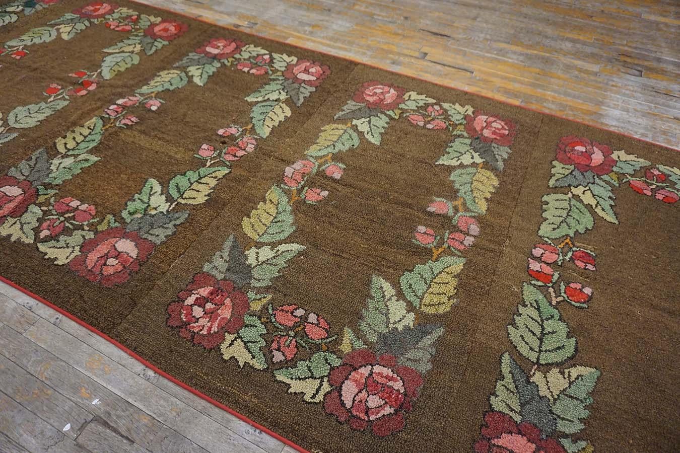 Early 20th Century American Hooked Rug ( 5' x 16' - 152 x 488 ) In Good Condition For Sale In New York, NY