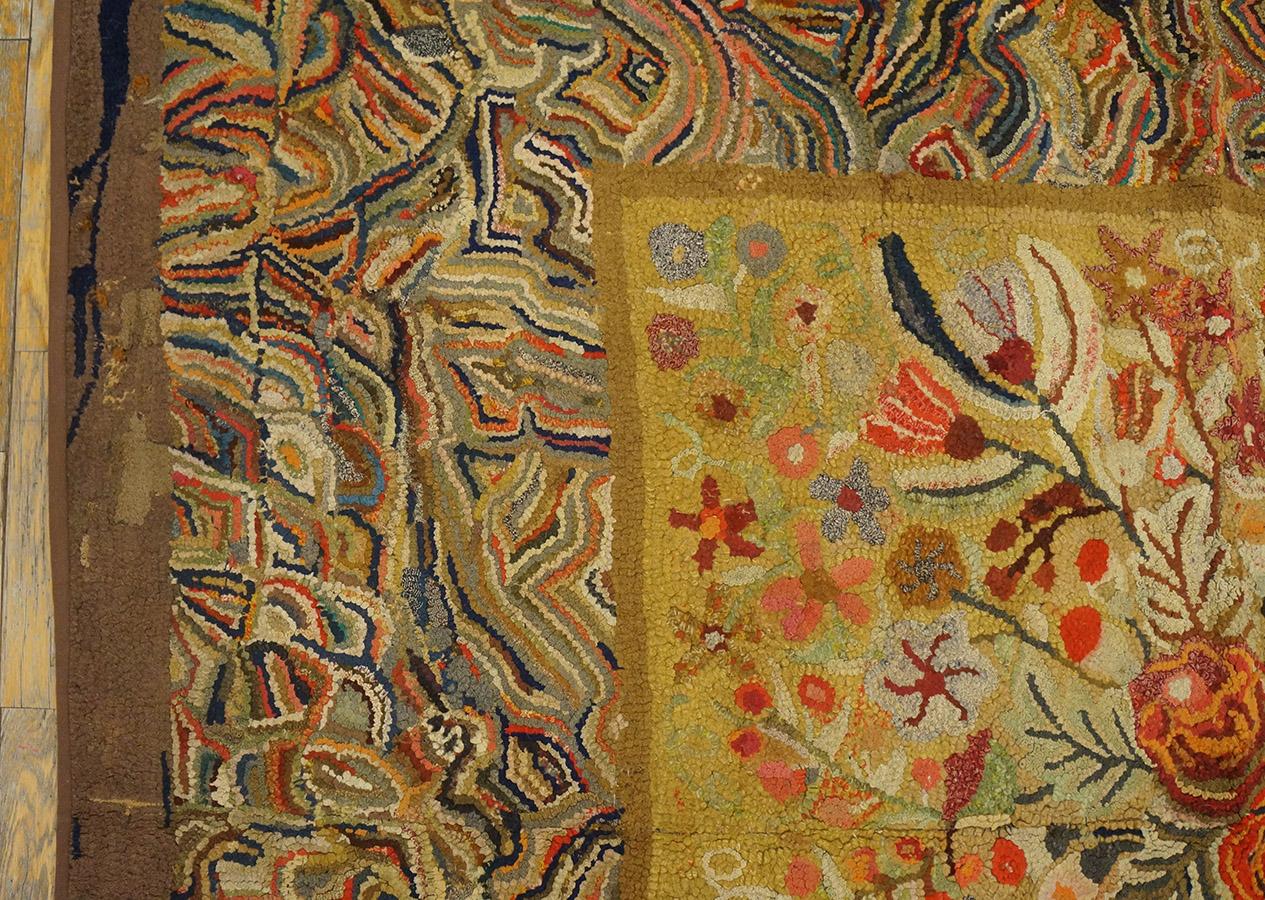 Tapis à capuche américain ancien en vente 1