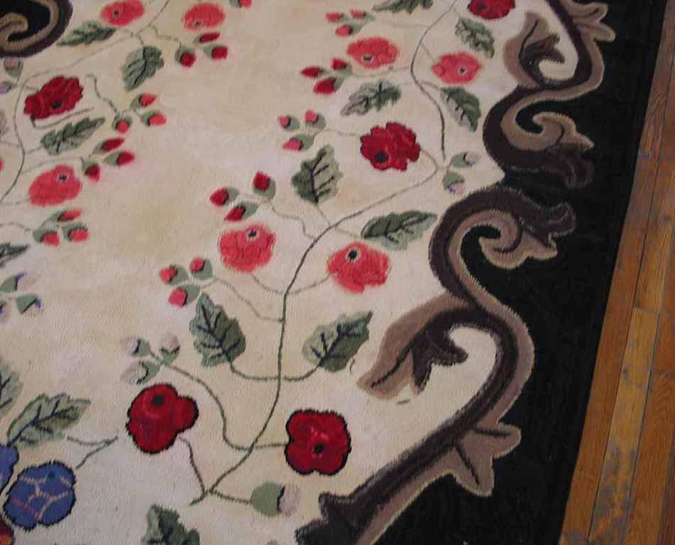 Tissé à la main Tapis à capuche américain ancien de 6' 4