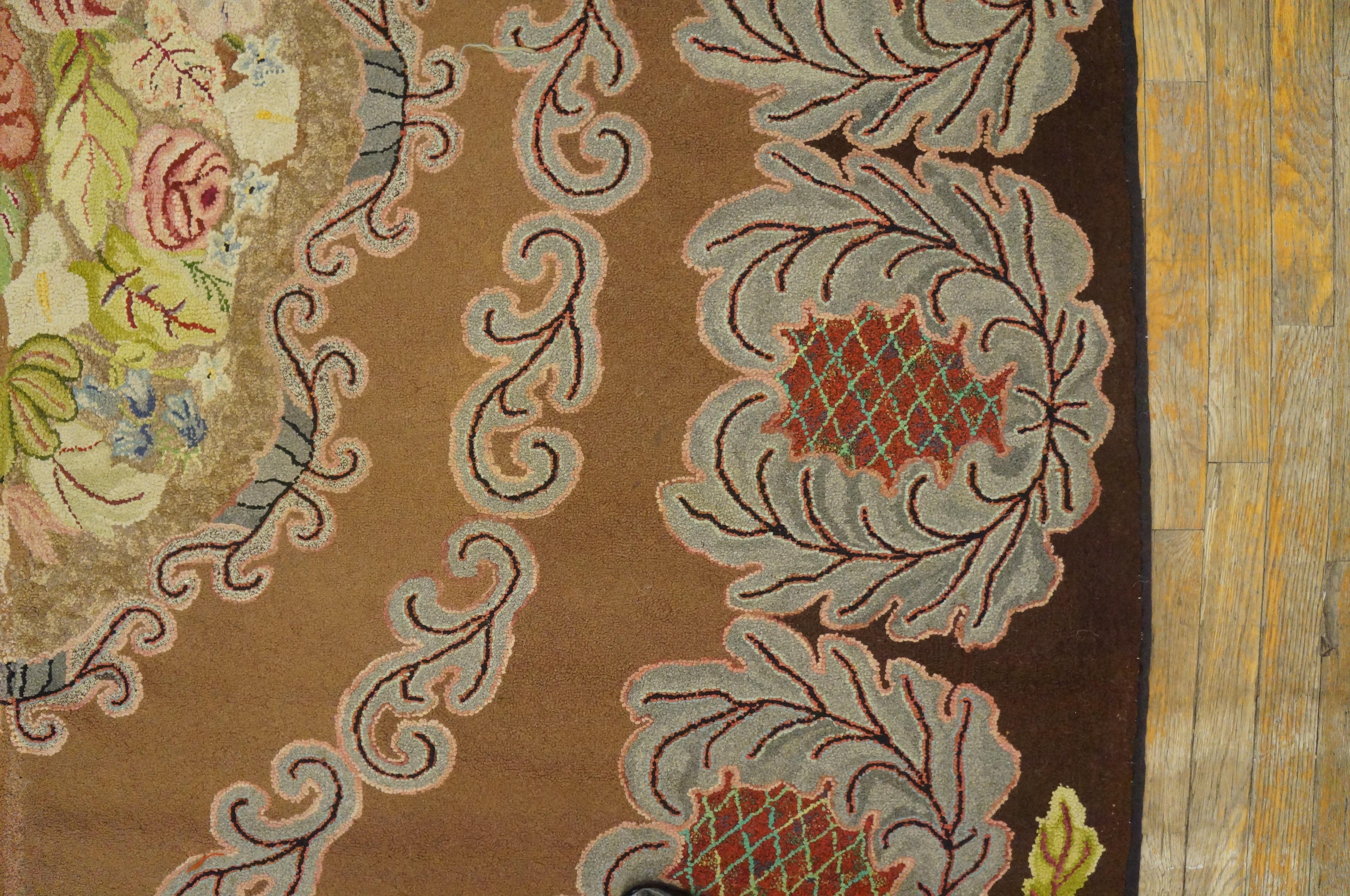 Antiker amerikanischer Hakenteppich (Mitte des 20. Jahrhunderts) im Angebot