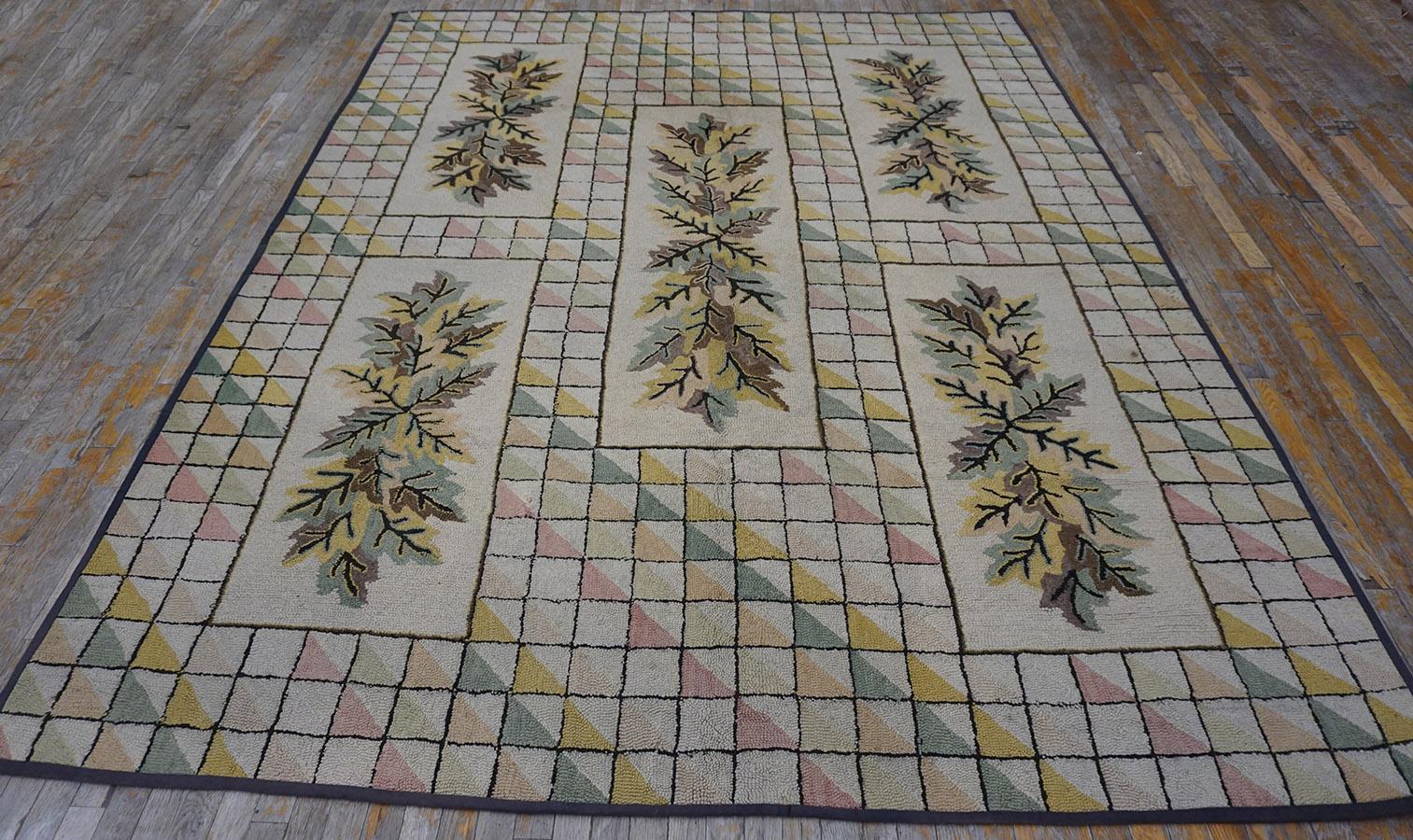 Wool 1930s American Hooked Rug ( 7'10'' x 10' - 240 x 305 ) For Sale