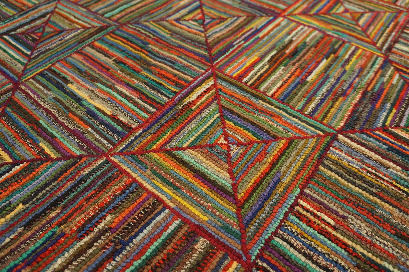 Mid 20th Century American Hooked Rug ( 7' 6'' x 9' 2''  - 228 x 279 cm ) For Sale 5