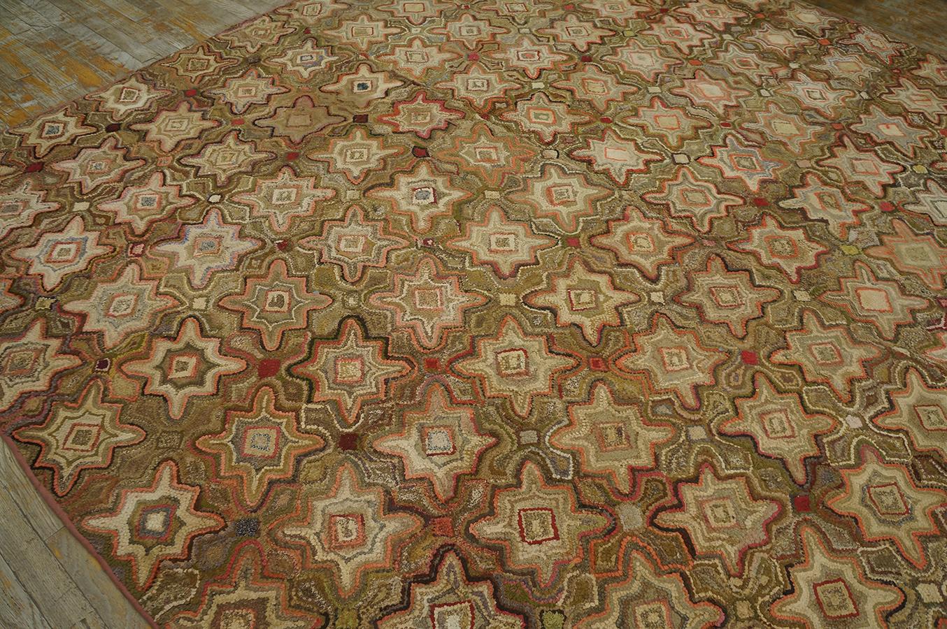 Antique  American Hooked Rug 8' 4'' x8' 8''  In Good Condition For Sale In New York, NY