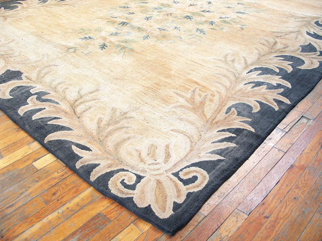 Hand-Woven Early 20th Century American Hooked Rug ( 9'2