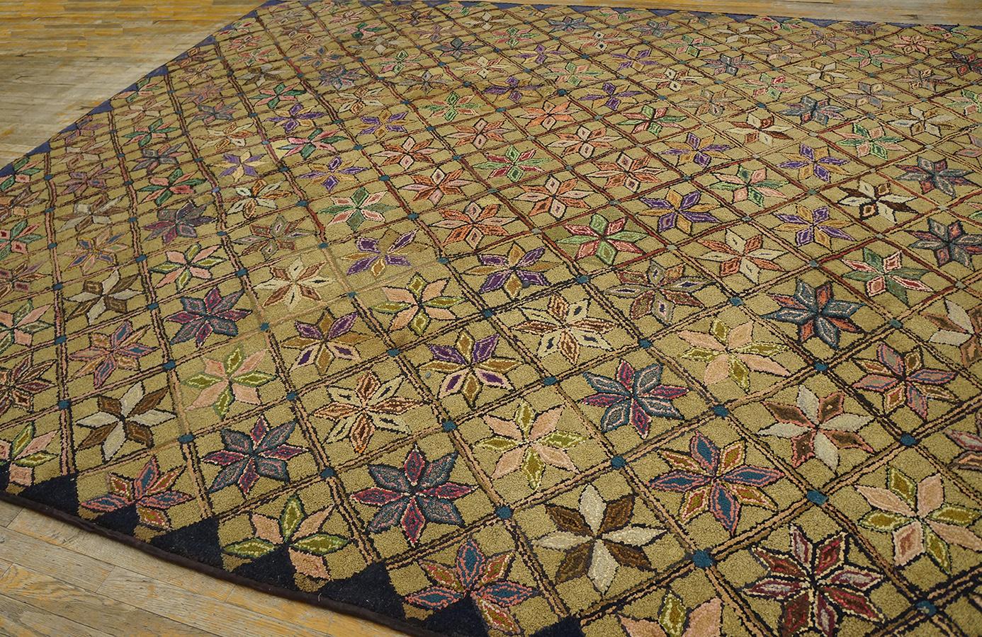 Fabric Early 20th Century American Hooked Rug ( 10' x 12'2