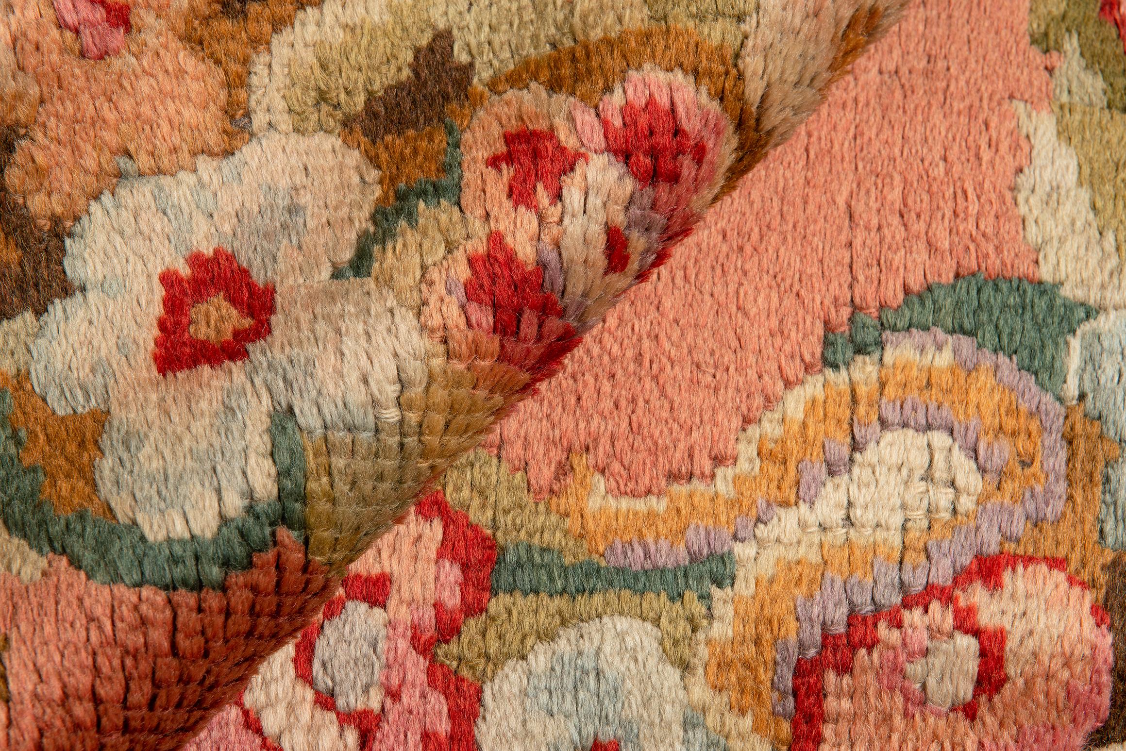 Antiker handgeknüpfter englischer oder amerikanischer Teppich (Wolle) im Angebot