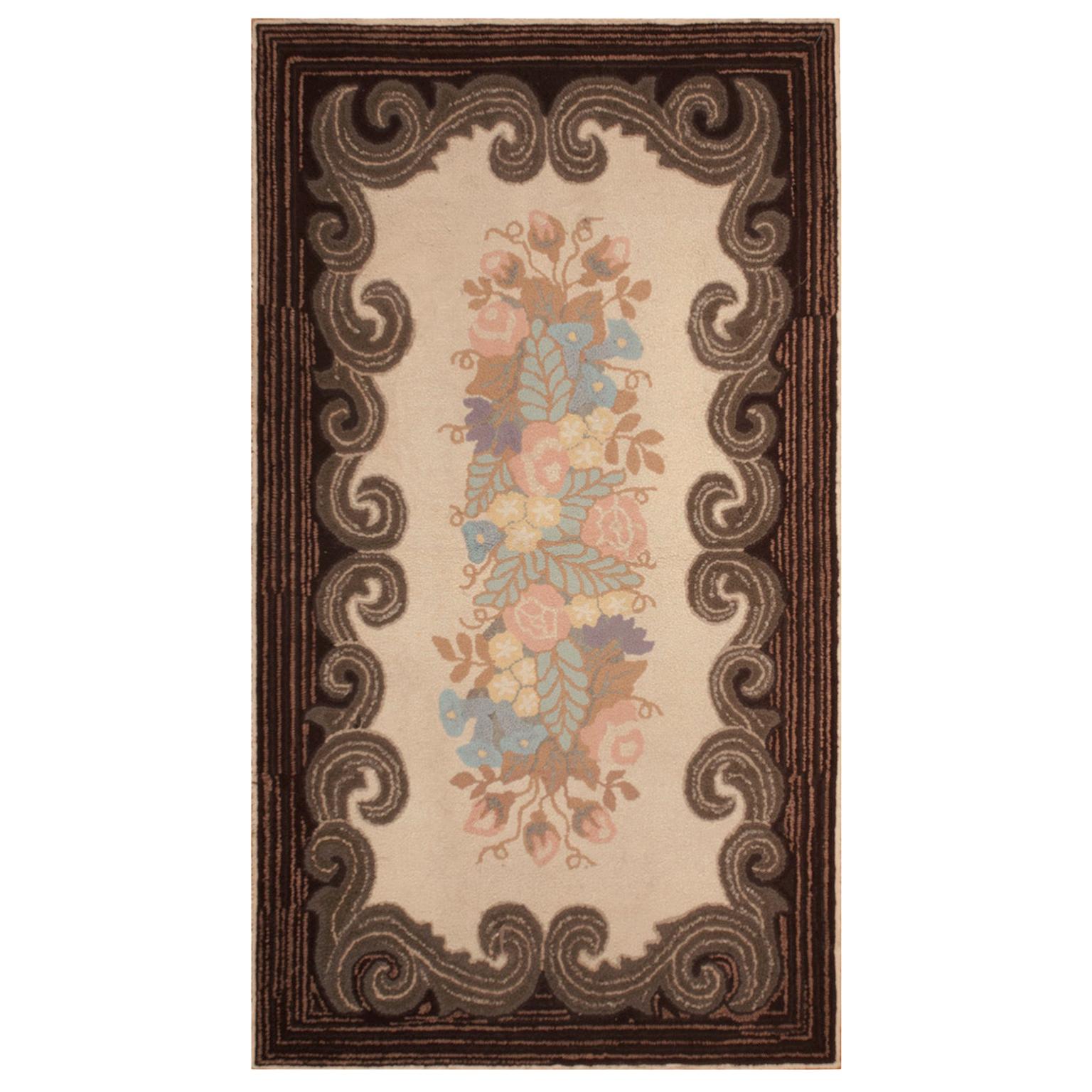 Tapis à capuche américain ancien de 3' 2"" x 5' 8" pouces