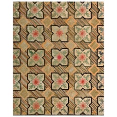 19th Century American Hooked Rug ( 4'6" x 5'6" - 137 x 168 )