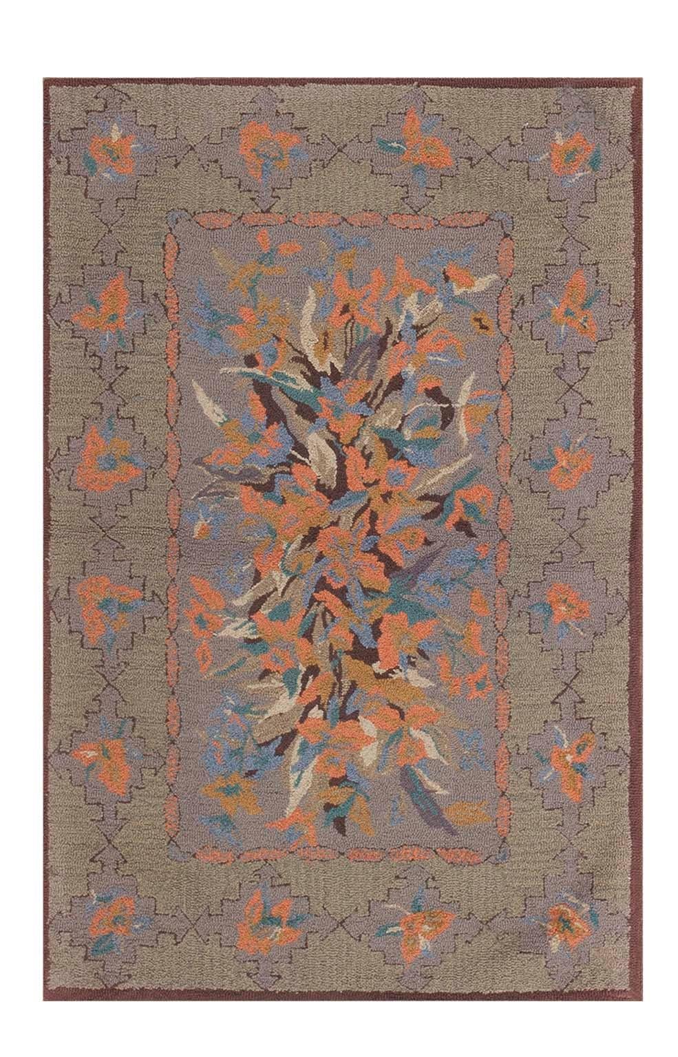 Antique American Hooked Rug 3' 0" x 4' 7"  For Sale